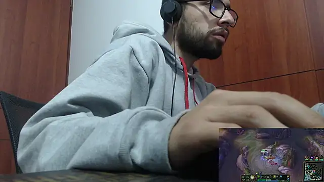 Snapshot of fvckolombianguyy chatting on February 2025 04:37:02 AM fvckolombianguyy online show from February 2025 04:37:02 AM