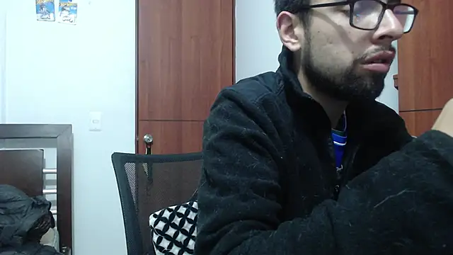 Snapshot of fvckolombianguyy chatting on February 2025 05:08:01 AM fvckolombianguyy online show from February 2025 05:08:01 AM