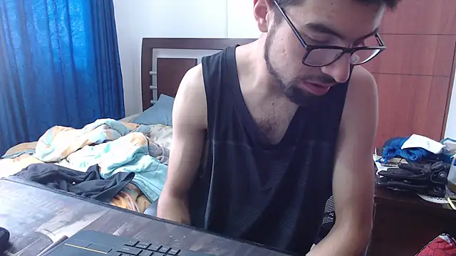 Snapshot of fvckolombianguyy chatting on February 2025 03:52:01 PM fvckolombianguyy online show from February 2025 03:52:01 PM