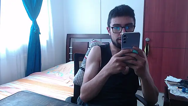 Snapshot of fvckolombianguyy chatting on February 2025 06:54:02 PM fvckolombianguyy online show from February 2025 06:54:02 PM