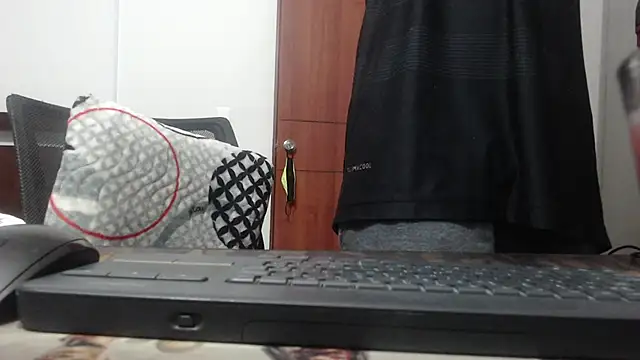 Snapshot of fvckolombianguyy chatting on February 2025 05:45:02 AM fvckolombianguyy online show from February 2025 05:45:02 AM