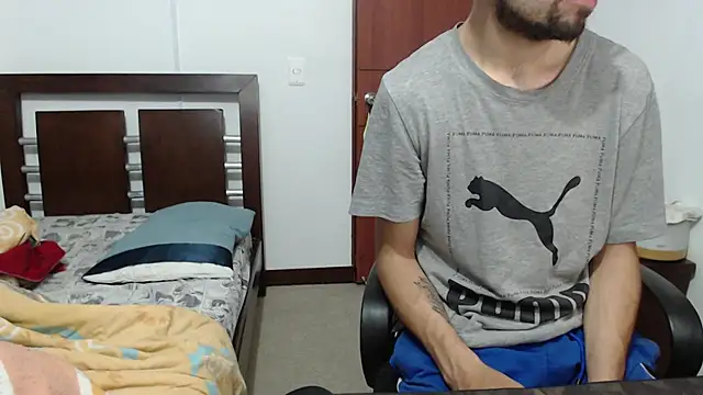 Snapshot of fvckolombianguyy chatting on March 2025 05:44:02 AM fvckolombianguyy online show from March 2025 05:44:02 AM