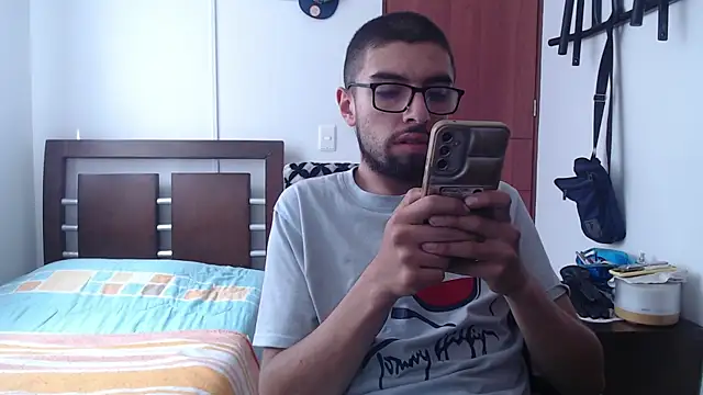 Snapshot of fvckolombianguyy chatting on March 2025 07:17:01 PM fvckolombianguyy online show from March 2025 07:17:01 PM