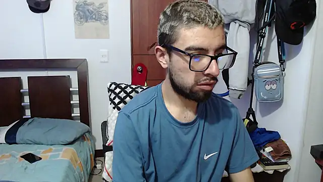 Snapshot of fvckolombianguyy chatting on December 2025 04:55:02 PM fvckolombianguyy online show from December 2025 04:55:02 PM