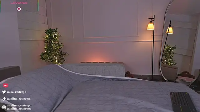 Snapshot of CATALINA_RESTREPO chatting on February 2026 01:34:01 AM CATALINA RESTREPO online show from February 2026 01:34:01 AM