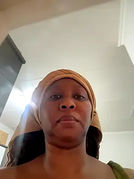 Snapshot of Bootyliciouse21X chatting on November 2025 01:53:01 AM Bootyliciouse21X online show from November 2025 01:53:01 AM