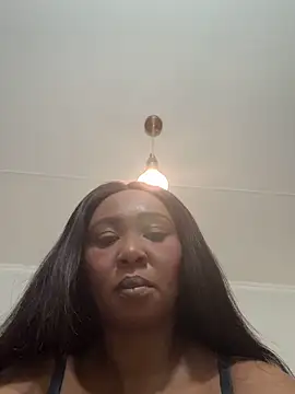 Bootyliciouse21X online show from February 2026 09:27:02 PM