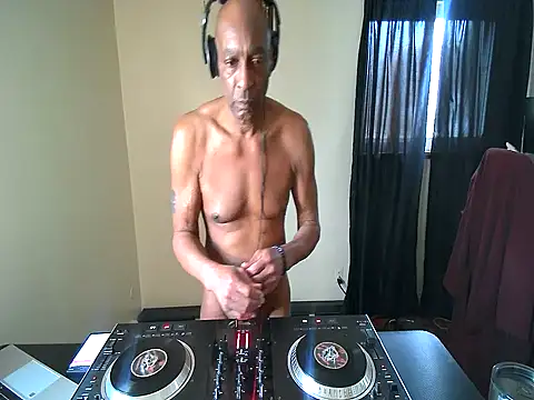 longdick4you8686 online show from February 2025 08:07:02 PM