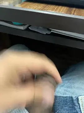 Snapshot of kavilv69fuck chatting on December 2024 05:42:01 AM kavilv69fuck online show from December 2024 05:42:01 AM