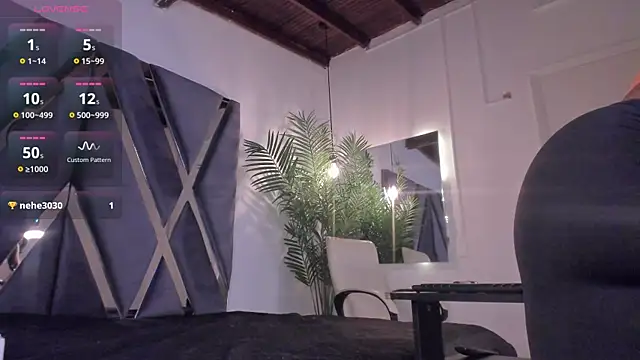 Snapshot of alessandra_wells chatting on December 2025 11:30:02 AM alessandra wells online show from December 2025 11:30:02 AM