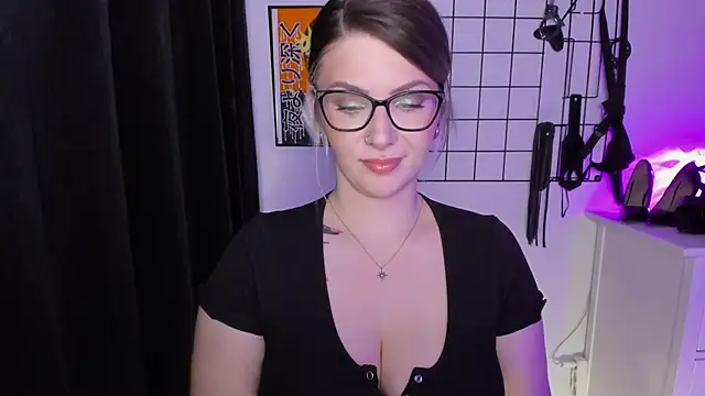 Snapshot of 1Sandy chatting on February 2025 05:48:02 PM 1Sandy online show from February 2025 05:48:02 PM