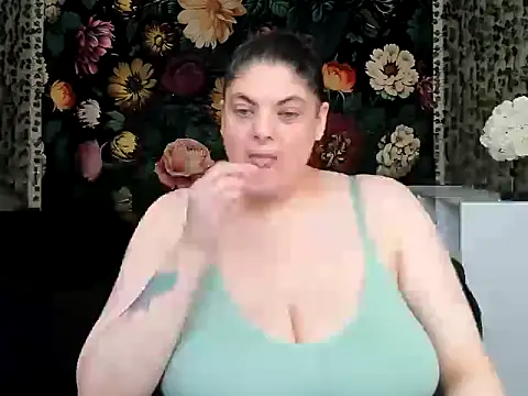 Snapshot of Exotic-Melons chatting on June 2026 11:31:02 PM Exotic-Melons online show from June 2026 11:31:02 PM