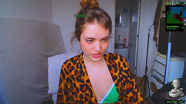 Snapshot of mskuddo chatting on December 2024 06:57:02 PM mskuddo online show from December 2024 06:57:02 PM