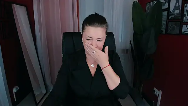 AnaMills online show from September 2025 10:05:01 AM