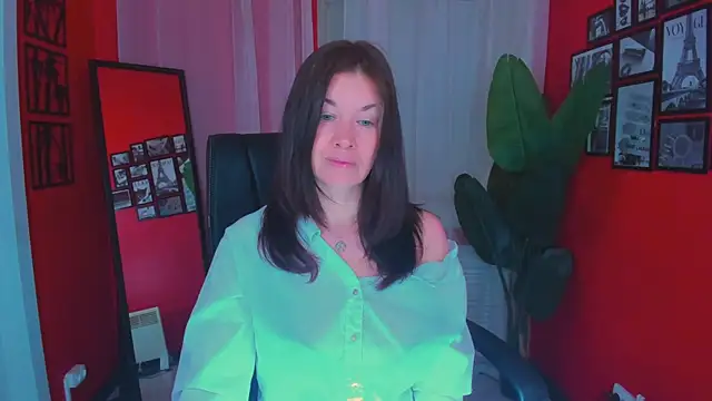 AnaMills online show from May 2026 08:21:02 PM