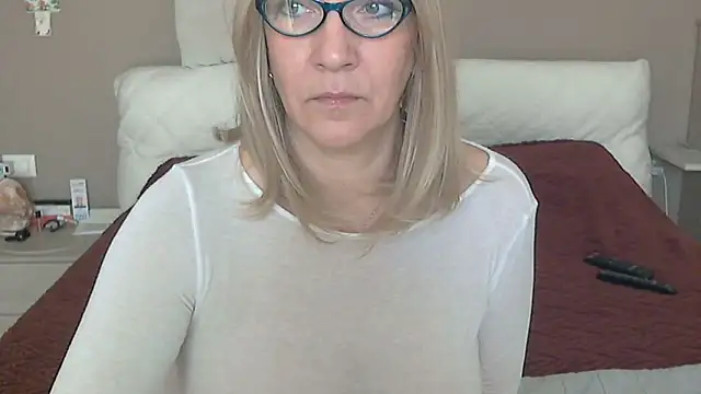 Snapshot of -K-- chatting on February 2026 10:22:01 AM -K-- online show from February 2026 10:22:01 AM