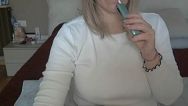 Snapshot of -K-- chatting on February 2026 10:22:02 AM -K-- online show from February 2026 10:22:02 AM