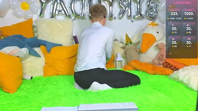 LandelRay online show from February 2026 06:36:01 PM