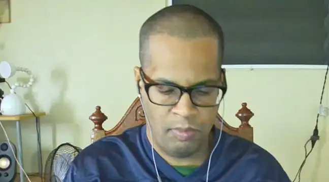 Snapshot of thesugar32 chatting on February 2025 12:27:01 PM thesugar32 online show from February 2025 12:27:01 PM