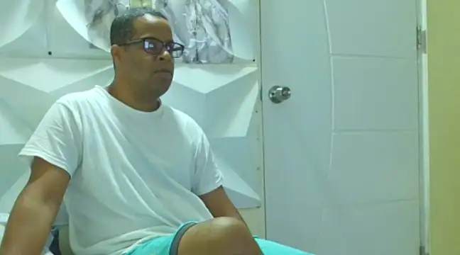 Snapshot of thesugar32 chatting on February 2025 12:24:01 PM thesugar32 online show from February 2025 12:24:01 PM