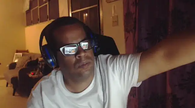 Snapshot of thesugar32 chatting on March 2025 01:28:01 AM thesugar32 online show from March 2025 01:28:01 AM