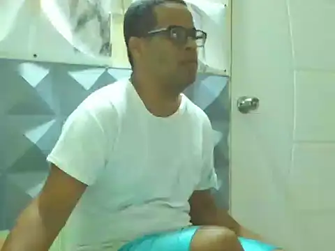 Snapshot of thesugar32 chatting on October 2025 01:00:02 PM thesugar32 online show from October 2025 01:00:02 PM