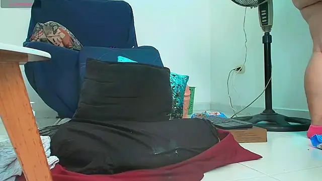 abigail curvy online show from March 2025 03:18:02 PM