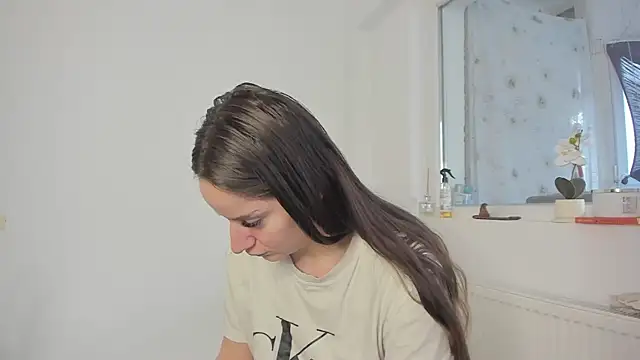 Snapshot of DiamondKay chatting on February 2026 07:57:02 AM DiamondKay online show from February 2026 07:57:02 AM