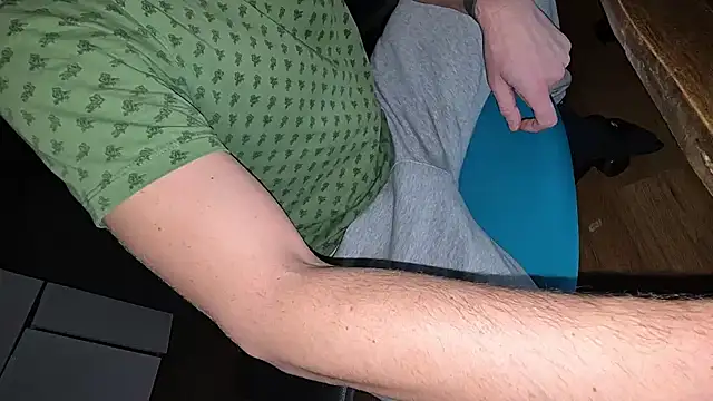 Snapshot of -luckybong- chatting on December 2024 10:02:02 PM -luckybong- online show from December 2024 10:02:02 PM