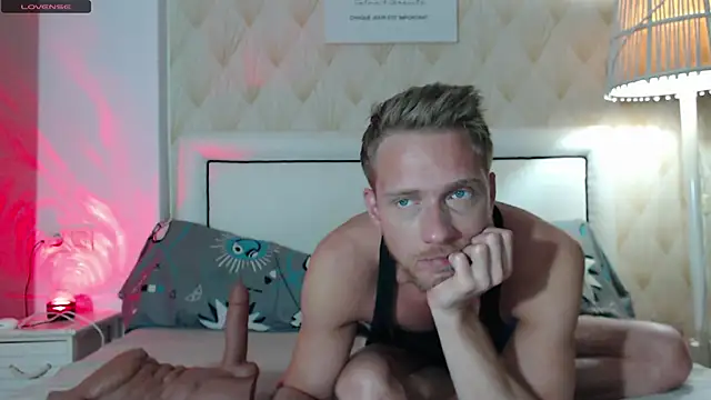 Snapshot of JessicaSteve chatting on November 2025 03:55:01 PM JessicaSteve online show from November 2025 03:55:01 PM