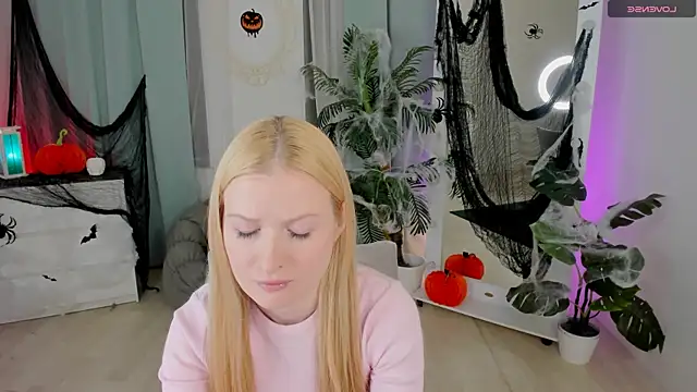 Laly Peach online show from October 2025 03:56:02 PM