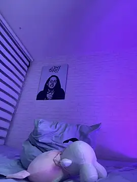 Snapshot of Niky_Love chatting on December 2024 08:00:02 AM Niky Love online show from December 2024 08:00:02 AM