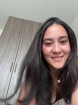 Nina lovi online show from April 2026 08:45:02 PM