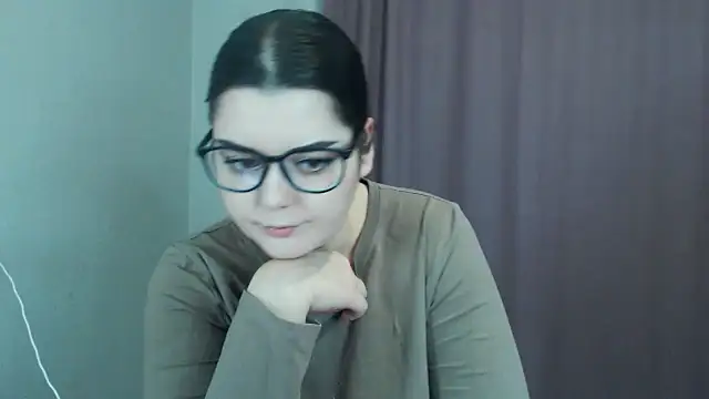 Snapshot of ohhhMie chatting on December 2024 03:11:02 PM ohhhMie online show from December 2024 03:11:02 PM