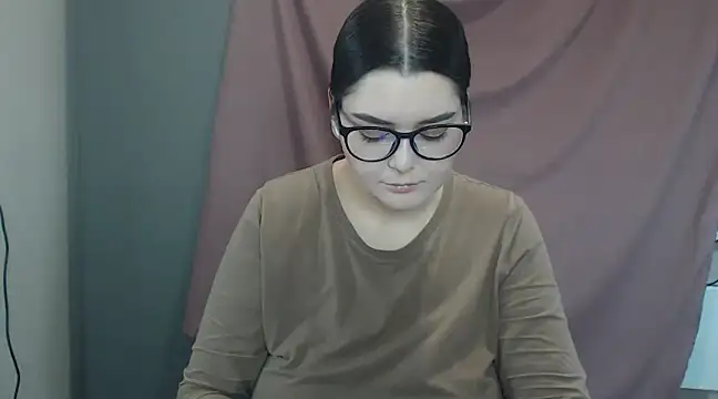 Snapshot of ohhhMie chatting on February 2025 05:07:01 PM ohhhMie online show from February 2025 05:07:01 PM