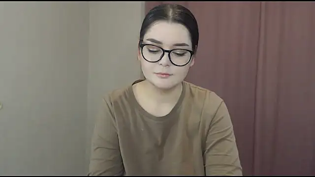 Snapshot of ohhhMie chatting on March 2025 10:10:01 PM ohhhMie online show from March 2025 10:10:01 PM