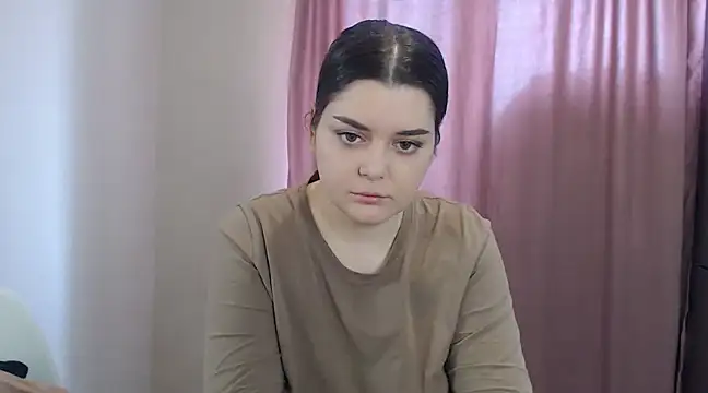 Snapshot of ohhhMie chatting on March 2025 07:37:02 AM ohhhMie online show from March 2025 07:37:02 AM