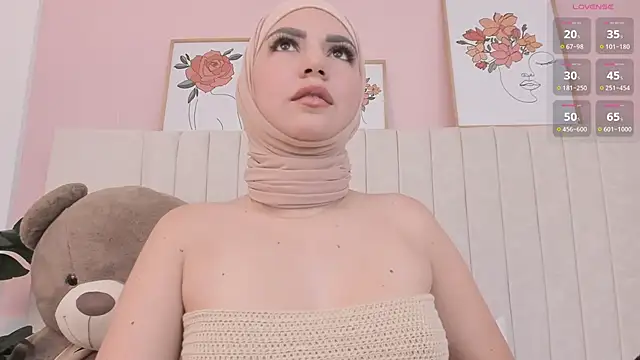 dalilasaadi  online show from February 2025 04:03:02 PM