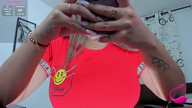 sweetfabianaxl online show from March 2025 07:42:02 PM