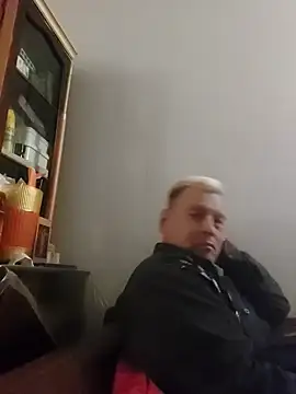 gayphotograper online show from October 2025 08:11:02 PM