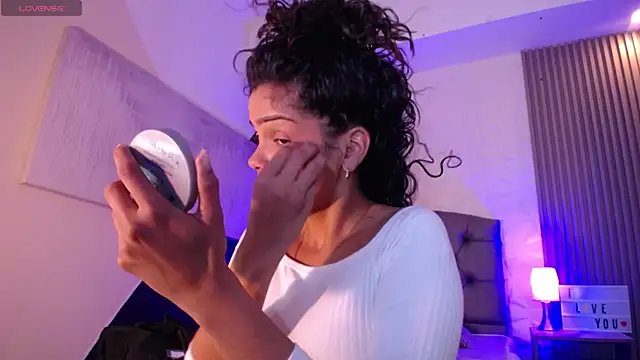 Snapshot of ximena_diaz chatting on January 2025 09:25:01 PM ximena diaz online show from January 2025 09:25:01 PM