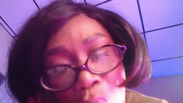 Snapshot of MariiePrice chatting on November 2025 03:06:02 AM MariiePrice online show from November 2025 03:06:02 AM