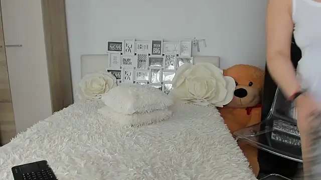 sweetemy4u online show from April 2026 12:00:02 PM