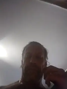 trucker1979 online show from December 2025 08:28:02 PM