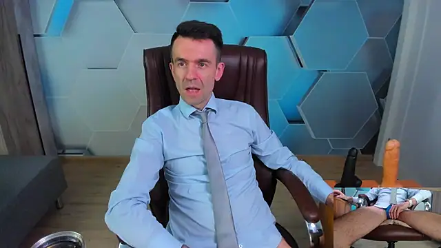 SteveTiger online show from April 2026 03:28:01 AM