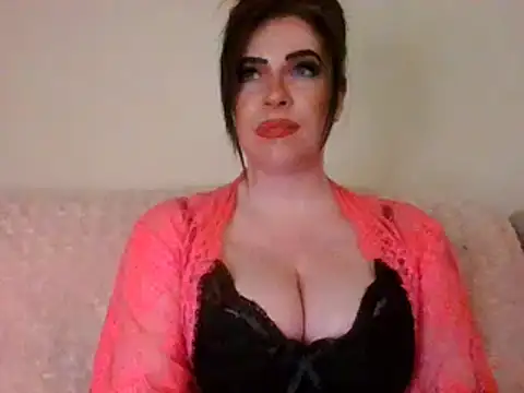 Snapshot of EmilyBlue chatting on December 2024 12:01:02 AM EmilyBlue online show from December 2024 12:01:02 AM