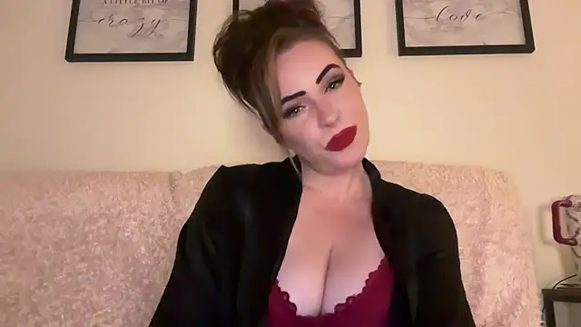 Snapshot of EmilyBlue chatting on November 2025 08:51:01 PM EmilyBlue online show from November 2025 08:51:01 PM