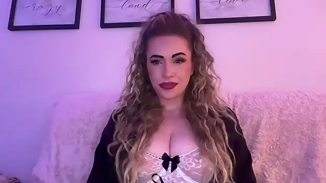 Snapshot of EmilyBlue chatting on December 2025 09:08:01 PM EmilyBlue online show from December 2025 09:08:01 PM