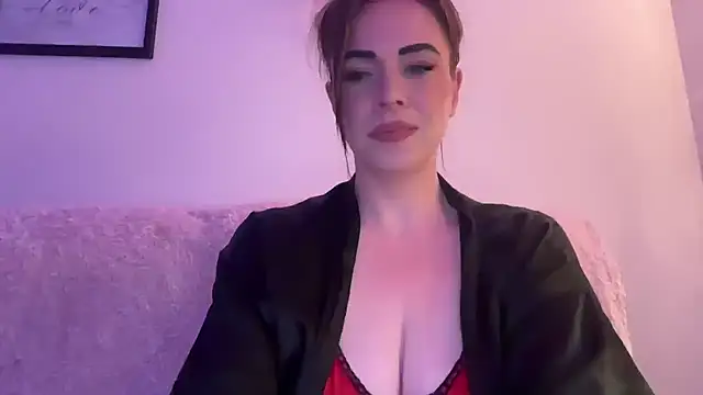 Snapshot of EmilyBlue chatting on April 2026 06:30:02 PM EmilyBlue online show from April 2026 06:30:02 PM