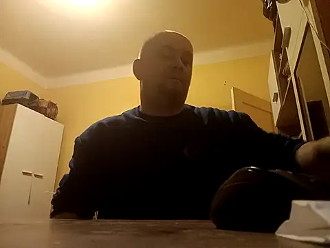 Snapshot of MrWhitePL chatting on February 2025 05:47:01 PM MrWhitePL online show from February 2025 05:47:01 PM